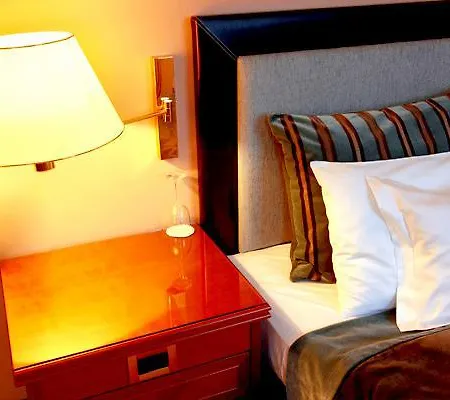 אתר נופש El Capistrano 2*