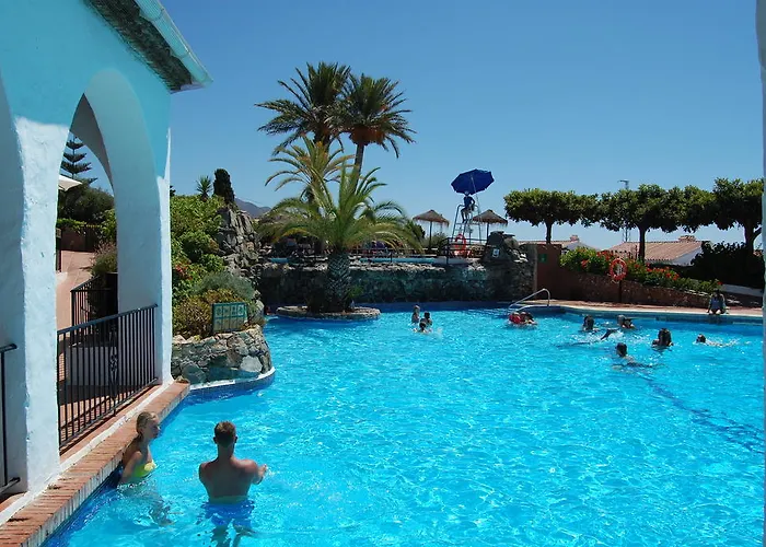 Resort El Capistrano 2*