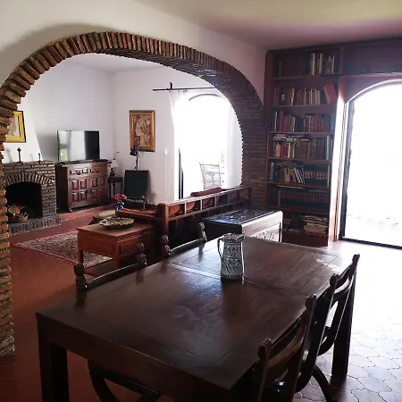 El Capistrano Üdülőközpont Nerja